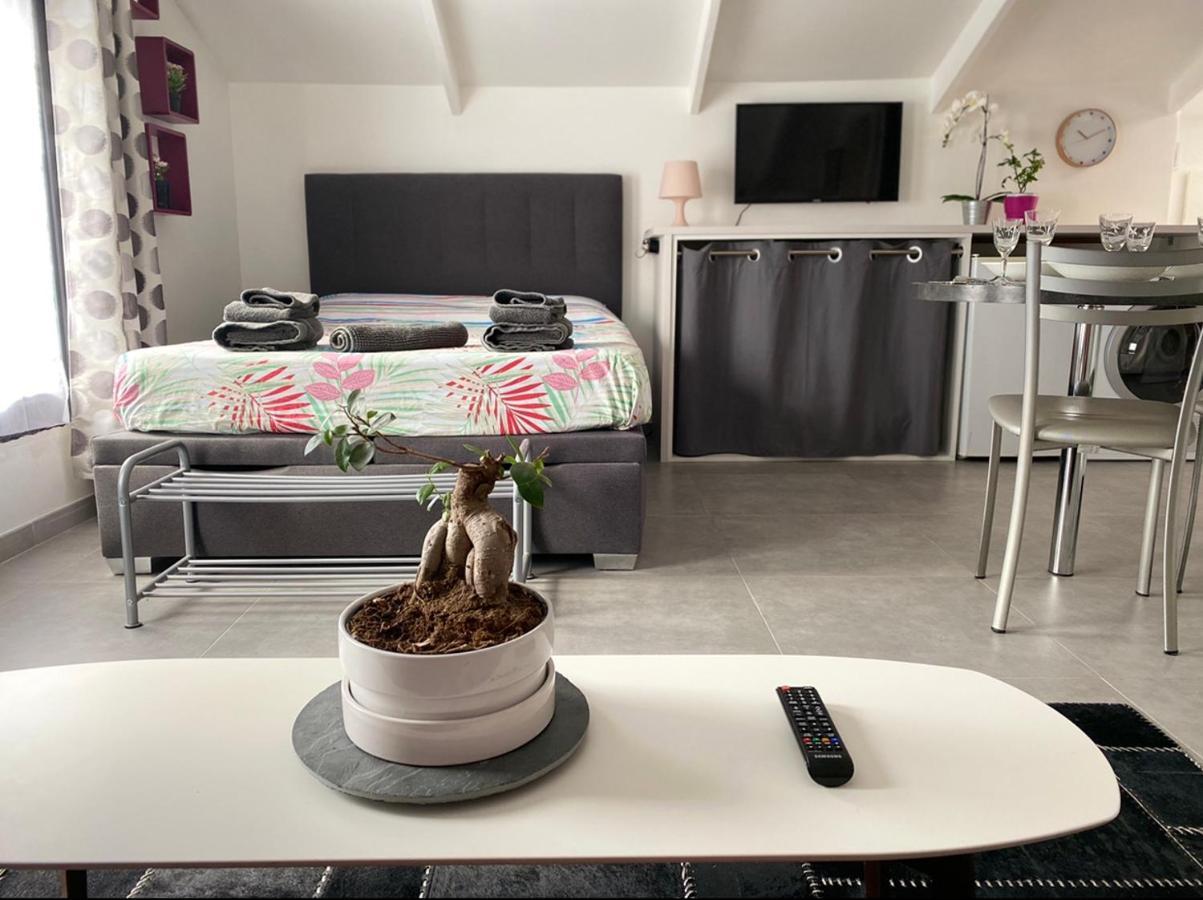 Trendy Studios Tassin Exteriér fotografie