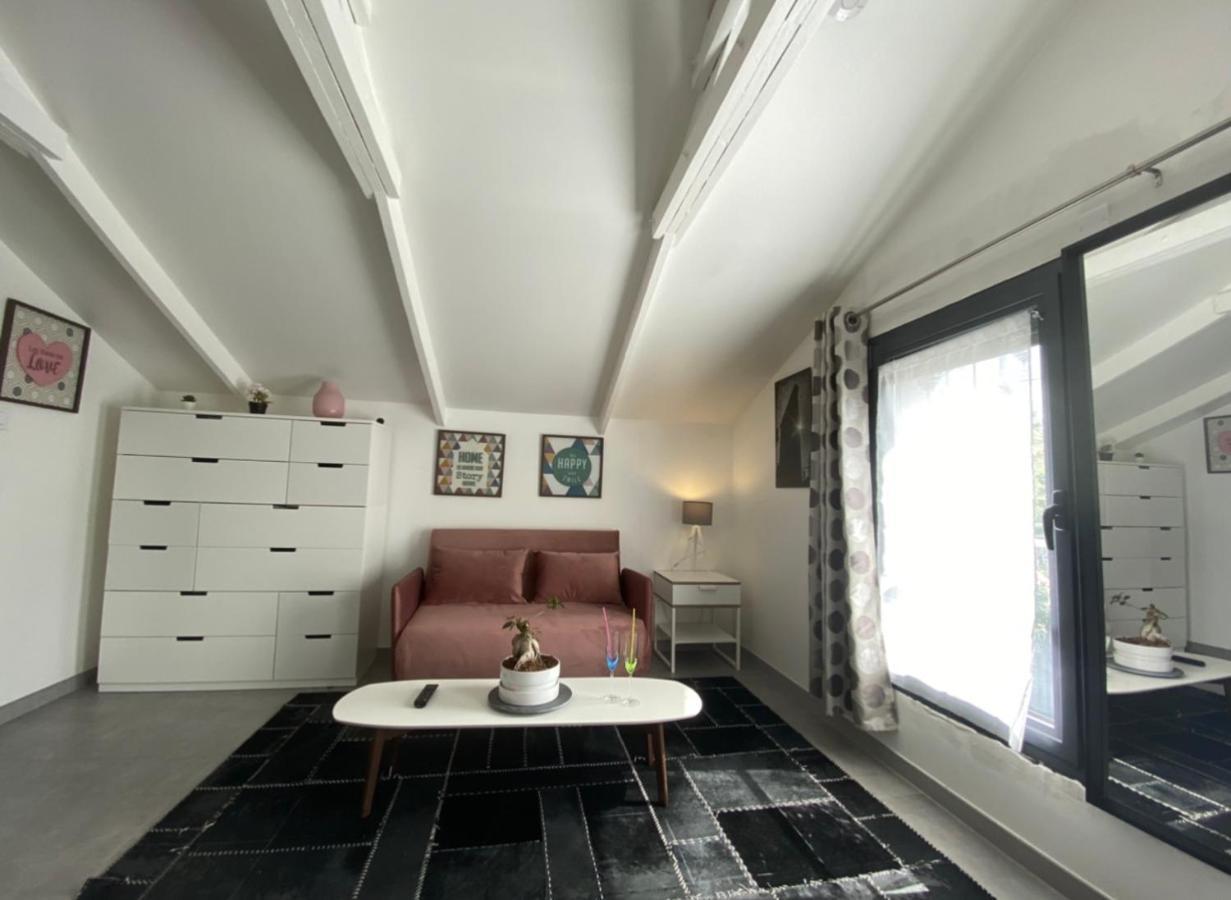 Trendy Studios Tassin Exteriér fotografie