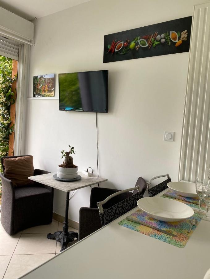 Trendy Studios Tassin Exteriér fotografie